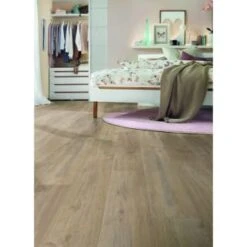 B&M Bedford Light Oak Effect Laminate Flooring 2.47m²
